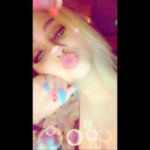 Meet your Posher, Adrienne